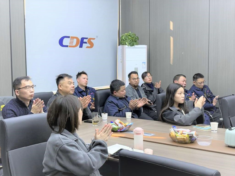 多靈年度經(jīng)營分析會盛況啟幕，共繪2025發(fā)展新藍圖